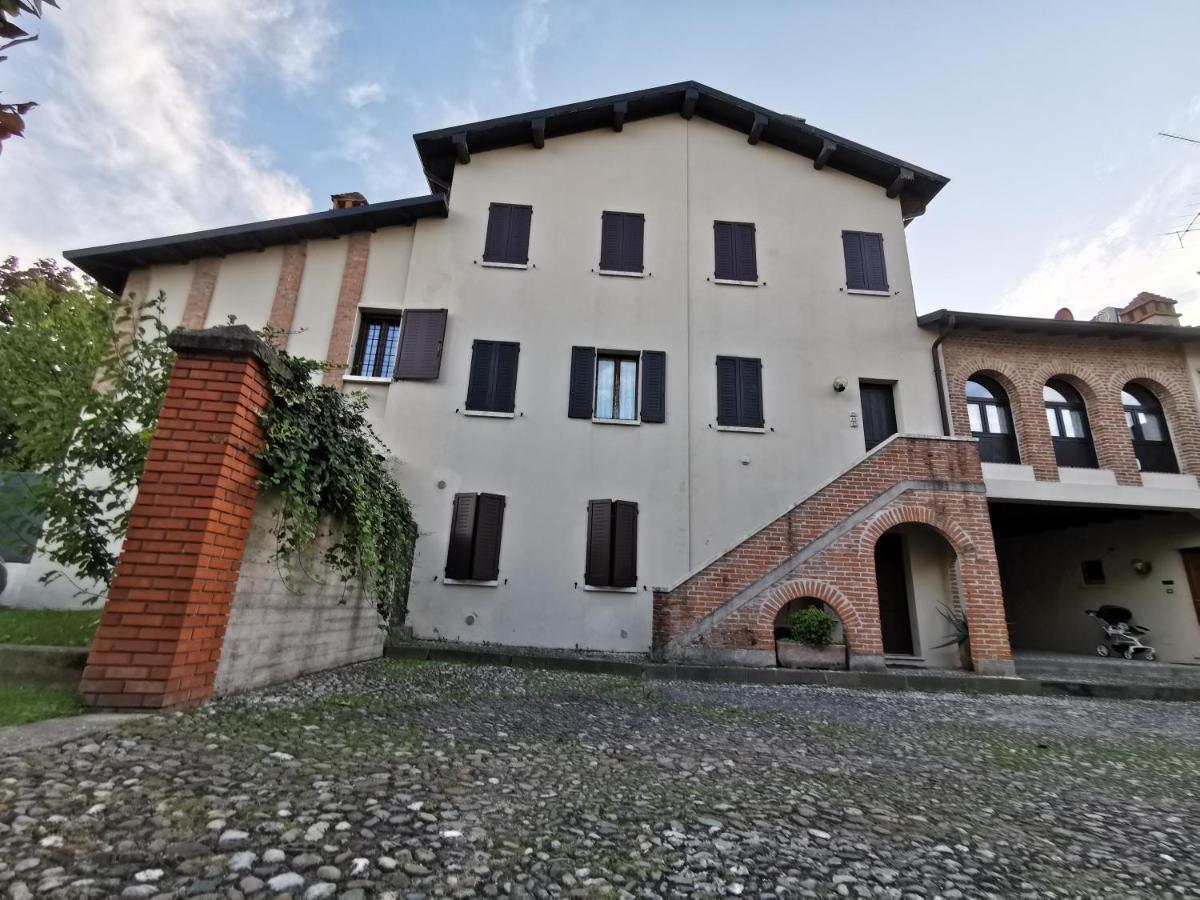 Casa Carolina: King Size Bed Across From Golden Beach Desenzano del Garda Exterior photo